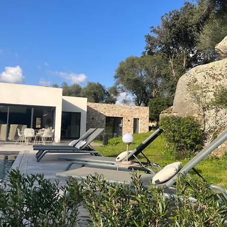 Le Rocher En Corse 3*